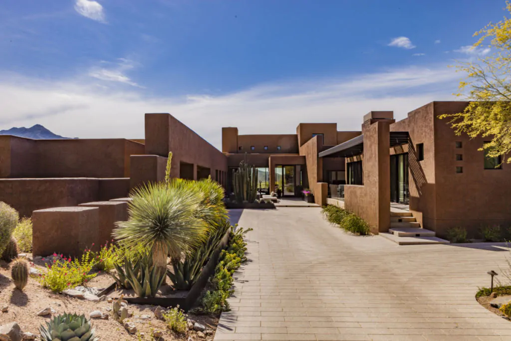 When Design + Nature Fuse: The Harmonious Blend that Breathes Life into Outdoor Spaces